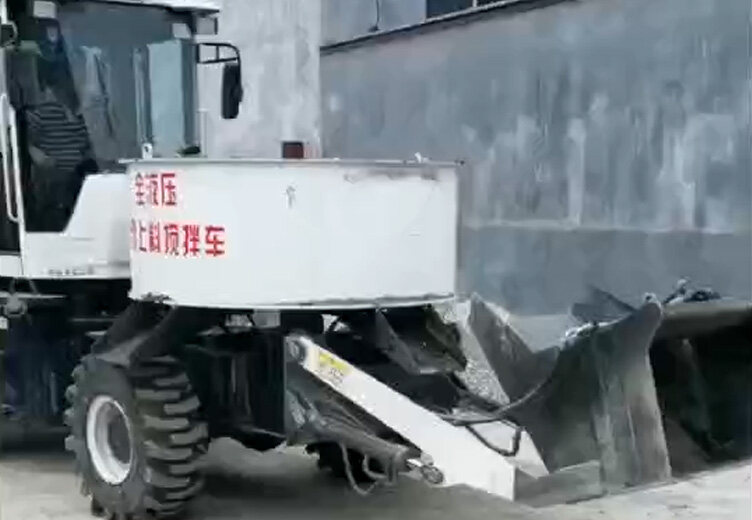 自上料平口搅拌车施工案例