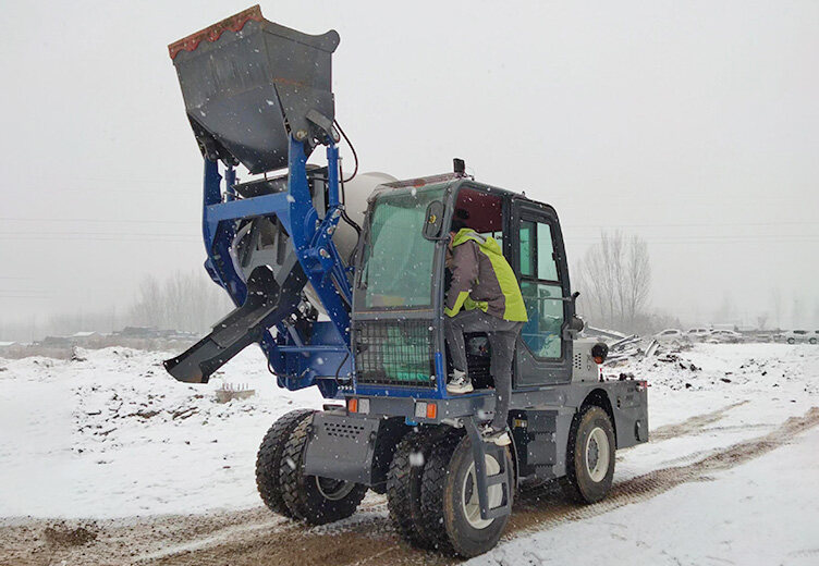 自上料搅拌车施工案例