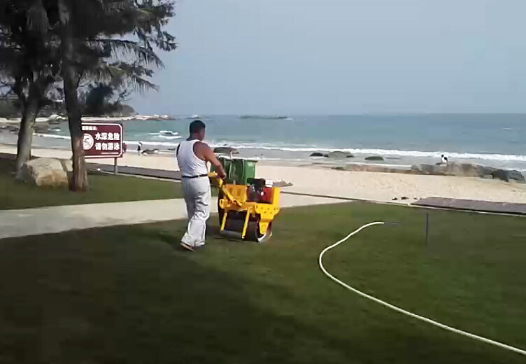 手扶压路机施工案例