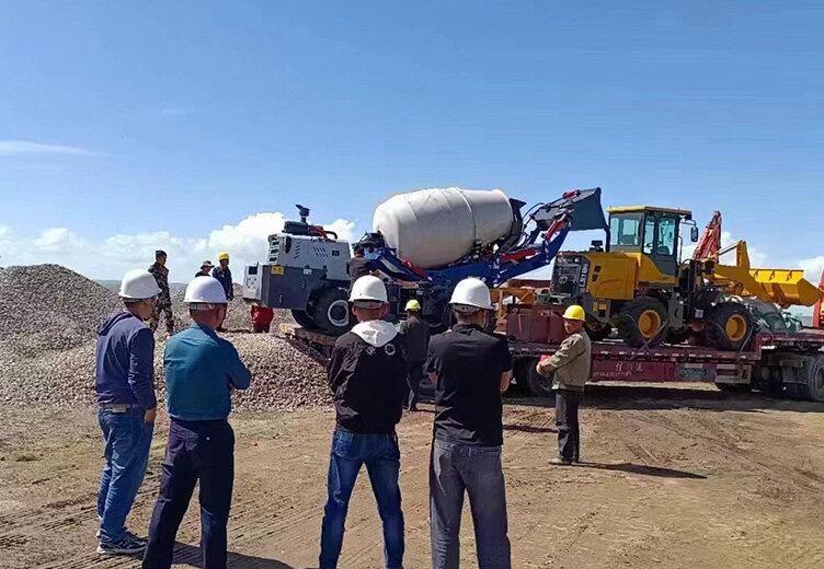 自上料搅拌车施工案例